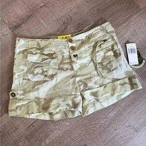 JUICY COUTURE Linen Camo Cargo Shorts, New With Tags, Size 4
